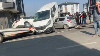 Düzce'de kavşak dehşeti: Araçlar birbirine girdi, park halindeki otomobil yan yattı