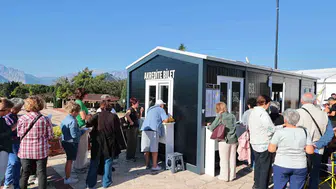 Antalya'da sinema şöleni: Bilet kuyrukları AKM'ye taştı