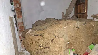 Dalaman'da korku dolu anlar: Yağışın tetiklediği heyelan evi yerle bir etti