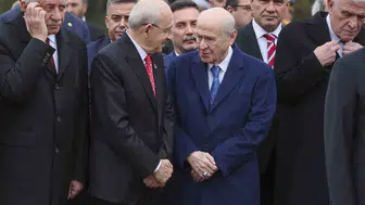 Anıtkabir'in avlusunda dikkat çeken yakınlaşma: Liderlerin samimi diyaloğu objektiflere takıldı