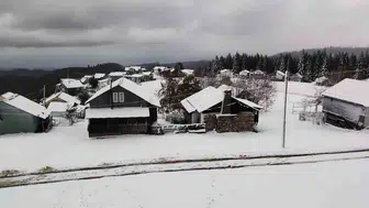 Sakarya'nın yükseklerinde kış provası: Yaylalar mevsimin ilk karıyla tanıştı