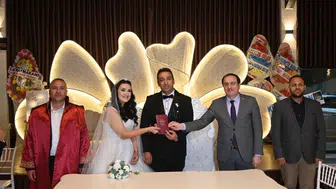 Kaymakam Türker'den mesai arkadaşlarına en özel imza