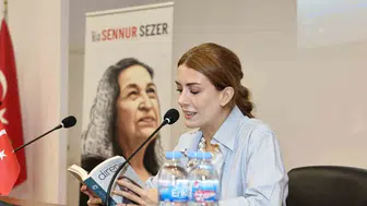 Elit Andaç Çam’dan Bursa’da sıra dışı bir gün: Kütüphaneden fabrikaya şiir köprüsü