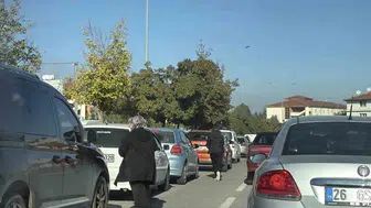 KPSS maratonu yollara taştı: Sınav salonuna ulaşmak için araçları terk edip koştular