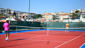 Kuşadası kortlarında Cumhuriyet coşkusu: 86 sporcu şampiyonluk için ter döküyor