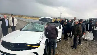 Silvan yolunda yağmur kabusu: Kontrolden çıkan araç şarampole uçtu