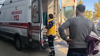 Beyşehir'de yürekleri ağza getiren kaza: İkinci kattan düşen yaşlı kadın hastanelik oldu