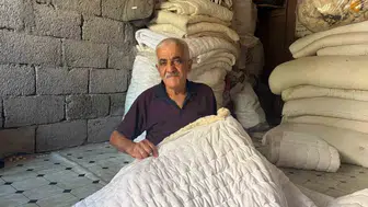 On metrekarelik dükkanda yarım asrı deviren sadakat: İğne ve iplikle örülen bir ömür