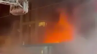 Esenyurt'ta restoran yangını: Alevlere müdahale eden çalışan hastanelik oldu