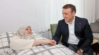 Bilecik'te vefa ziyareti: Vali Sözer kapı kapı dolaşarak yaşlıların gönlünü aldı