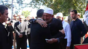 Acılı babanın feryadı cenazede yankılandı: İntihar değil cinnet