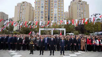 Ataşehir'de Cumhuriyet coşkusu: 103'üncü yıl dönümü meydanlarda taçlandı