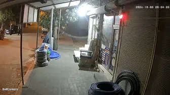 İzin gününde dehşeti önlemek isterken canından oldu: O anlar kamerada