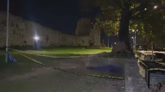 Tarihi surların gölgesinde şüpheli ölüm: Yoldan geçenler fark etti