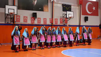 Bünyan'da 103. Yıl Gururu: Stadyumu Dolduran Binler Cumhuriyet İçin Tek Yürek Oldu