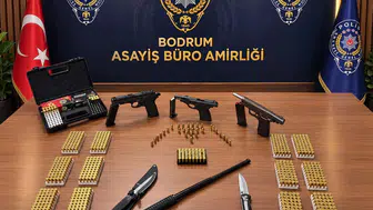 Bodrum'da gece yarısı operasyonu: Cephanelik gibi araçla yakalandılar