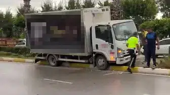 Manavgat'ta korkutan anlar: Direksiyon başında fenalaşan sürücü refüje daldı