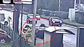 Yomra'da dehşet anları: Kontrolden çıkan araç takla atarak ters döndü