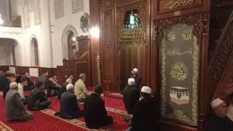Van'da seher vaktinde manevi buluşma: Cemaat Yukarı Nurşin'de saf tuttu