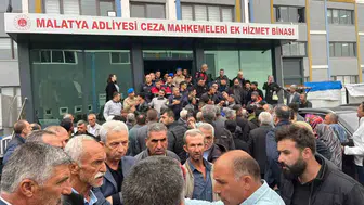 Malatya'daki kadın cinayeti davasında adliye önünde arbede: Adalet arayışı gerilimi tırmandırdı