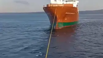Çanakkale Boğazı'nda dev kargo gemisi rotasından çıktı