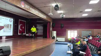 Uşak'ta servis şoförlerine kritik trafik eğitimi: Öğrencilerin güvenliği için yeni dönem