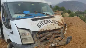 Adıyaman'da korkutan kaza: Yolcu minibüsü şarampole yuvarlandı