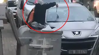 Bursa sokaklarında öfke patlaması: Eşinin aracını çekiçle parçaladı