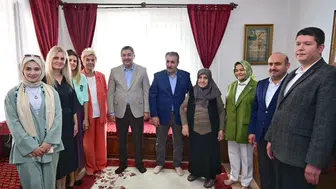 Üzüm bağlarında sürpriz buluşma: Destici ve Eskişehir protokolü bir araya geldi