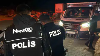 Edremit sokaklarında nefes kesen operasyon: 26 yıl hapis cezası olan firari yakayı ele verdi
