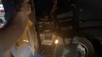 Büyükçekmece'de narkotik baskını: Sınırı geçen tırın gizli bölmelerinden tonlarca zehir çıktı