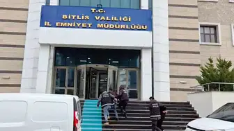 Tatvan girişinde narkotik operasyonu: Gizli bölmeye saklanan zehir yakalandı