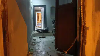 Yüreğir'de gece yarısı dehşeti: Evin kapısına EYP bırakıp kaçtılar