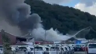 Eyüpsultan'da korkutan alevler: Otopark alevlere teslim oldu