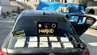 Adana'da narkotik operasyonu: Öncü ve artçı araçtaki zehir tacirlerine suçüstü