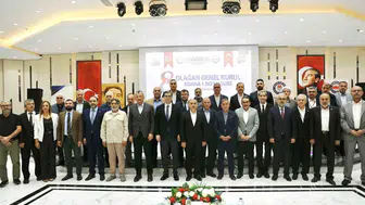 Eğitim-Bir-Sen Adana'da güven tazeleyen Mustafa Sarıgeçili'den birlik mesajı