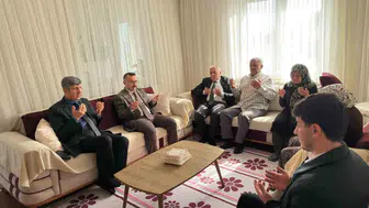 Anamur'da Cumhuriyet coşkusu şehit ailelerinin evlerinde yaşandı