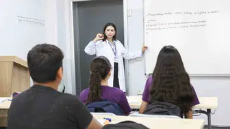 Mersin'de eğitim seferberliği: 8 bin öğrenci için ders zili ücretsiz kurslarda çaldı