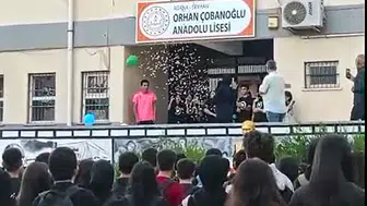 Kanserle mücadelesini kazanan Buse, okul sıralarına zaferle döndü