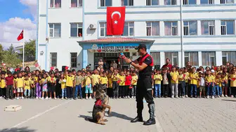 Baykan'da jandarmadan geleceğin nesline kapsamlı güvenlik ve bilinç eğitimi