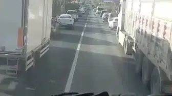 Mardin trafiğinde örnek dayanışma: İtfaiyeye yol açmak için fermuar oldular