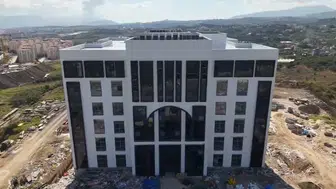 Hatay'da güvenlik üsleri yükseliyor: Vali Masatlı şantiyeleri denetledi