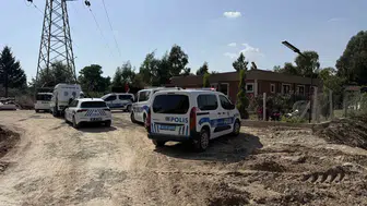 Adana'da inşaat ofisine kurşun yağdı: Saldırgan otoyolu kullanarak izini kaybettirdi