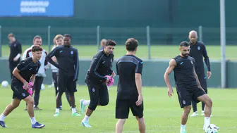 Bordo-mavililerde Hearts mesaisi bitti: Gözler kritik randevuya çevrildi
