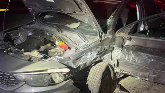 Batman yolunda korkunç kaza: Hurdaya dönen araçtan sağ çıkarıldı