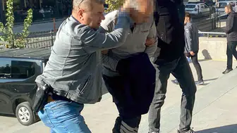 Kuyumcuyu oyuncak silahla korkutmaya çalıştı: Cesur çalışanın hamlesi planını bozdu
