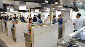 Eskişehirli öğrencilerin mutfaktaki pizza sınavı: Unun altına ellerini koydular