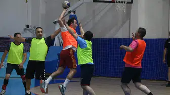 Sivas'ta parkeler ve sahalar dostluk için ısındı: Eski tüfekler yeniden sahada