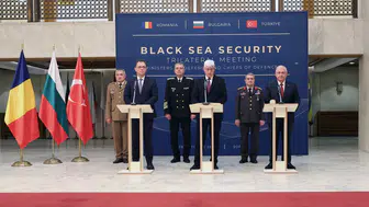 Karadeniz'de kırmızı çizgi alarmı: Bakan Güler'den savaşan taraflara net uyarı
