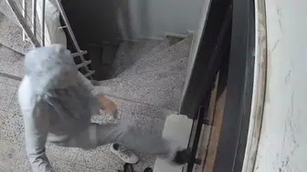Komşusunun kapısını matkapla delmişti: Serbest kalınca ilk işi yine aynı adrese gitmek oldu